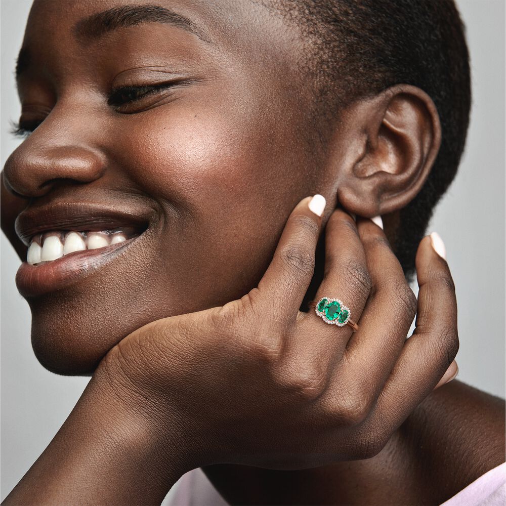 Three Stone Ring - Romance That Never Goes Out of Style