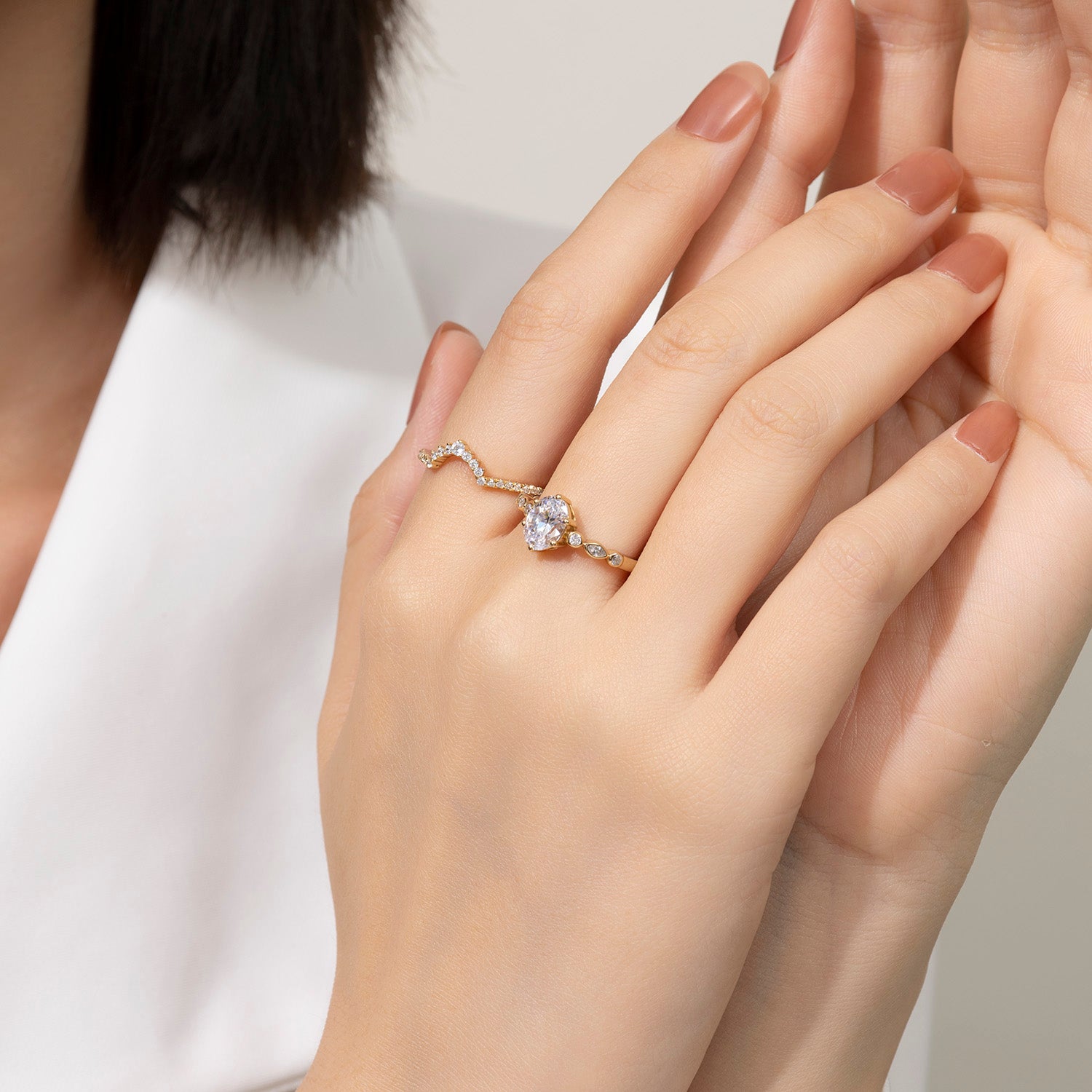 Dissoo® Oval Versailles Moissanite Engagement Ring and Curved Pavé Wedding Stackable Ring