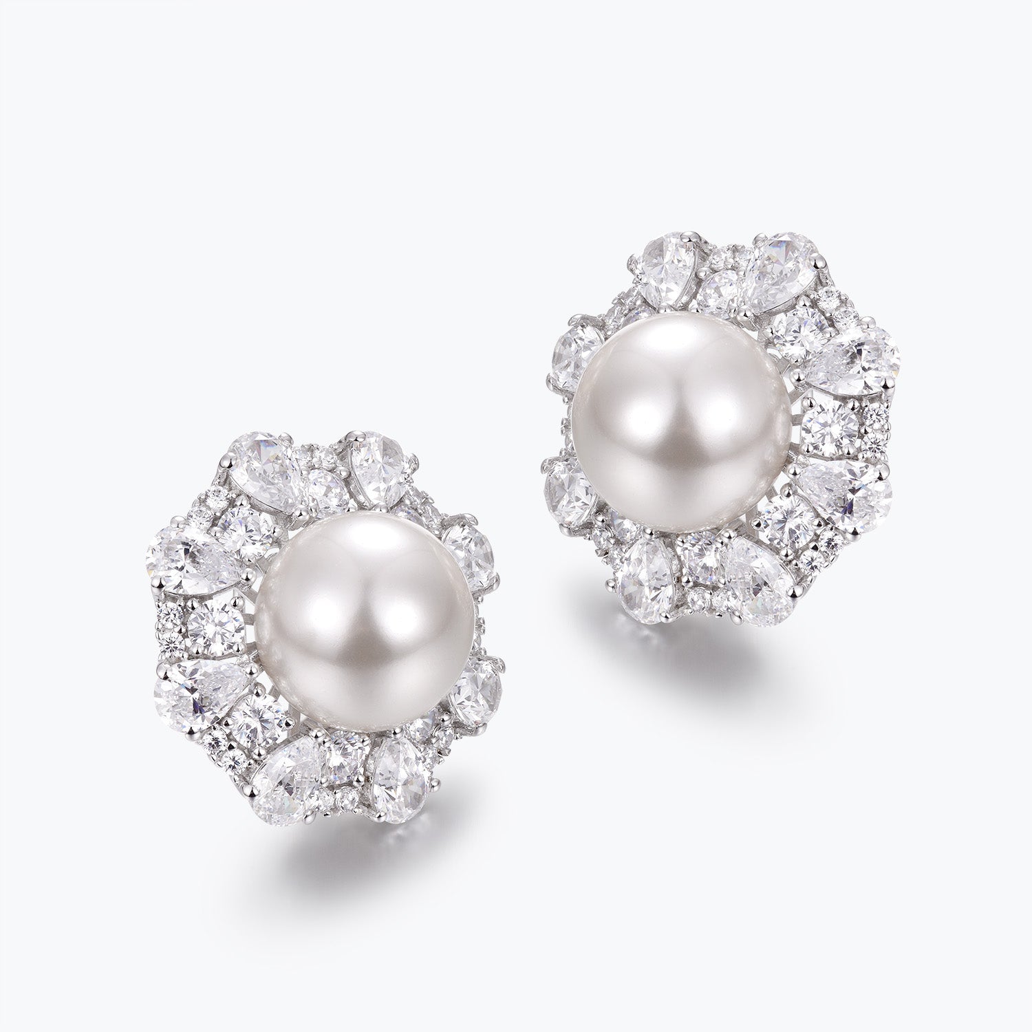 Dissoo® Pearl Floral Cluster Sterling Silver Stud Earring