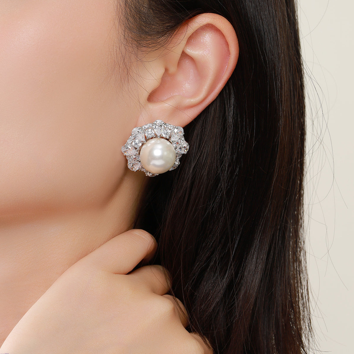 Dissoo® Pearl Floral Cluster Sterling Silver Stud Earring