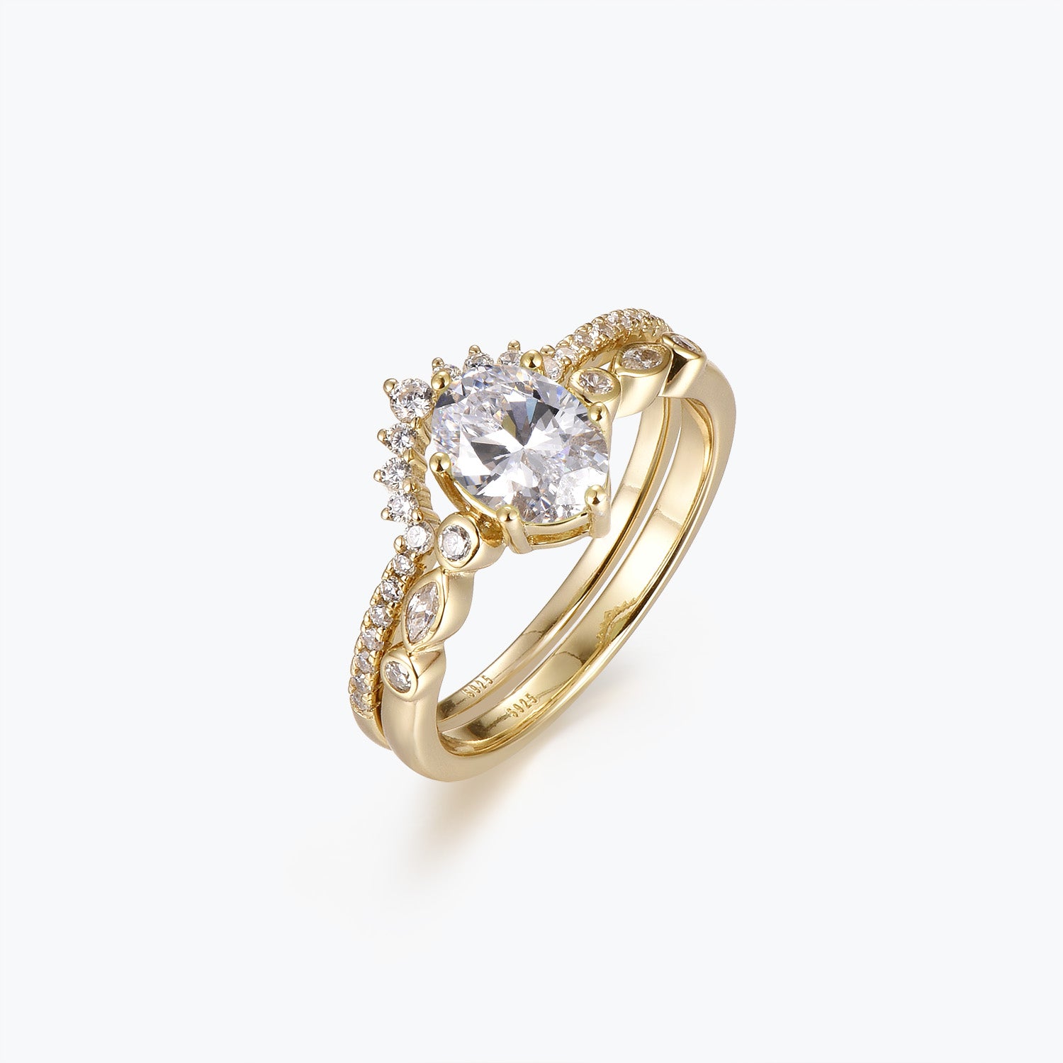 Dissoo® Oval Versailles Moissanite Engagement Ring and Curved Pavé Wedding Stackable Ring
