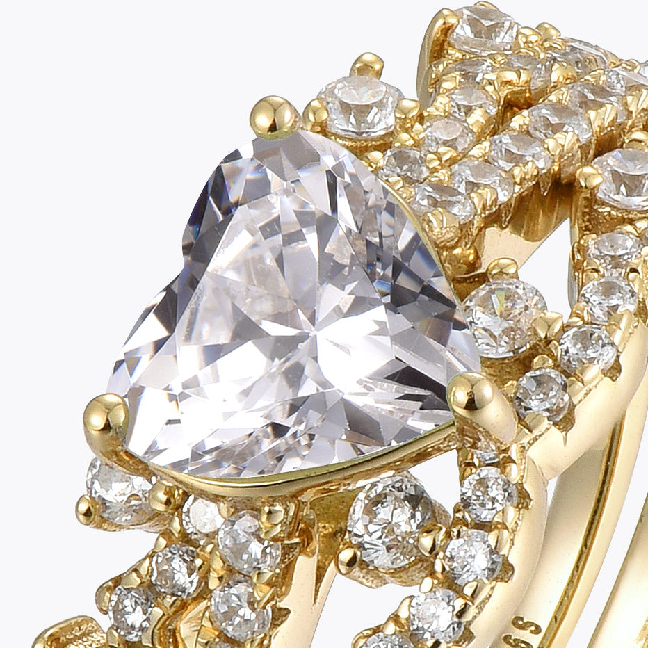 Dissoo® Heart Pavé Moissanite Three-Piece Bridal Set with Crown