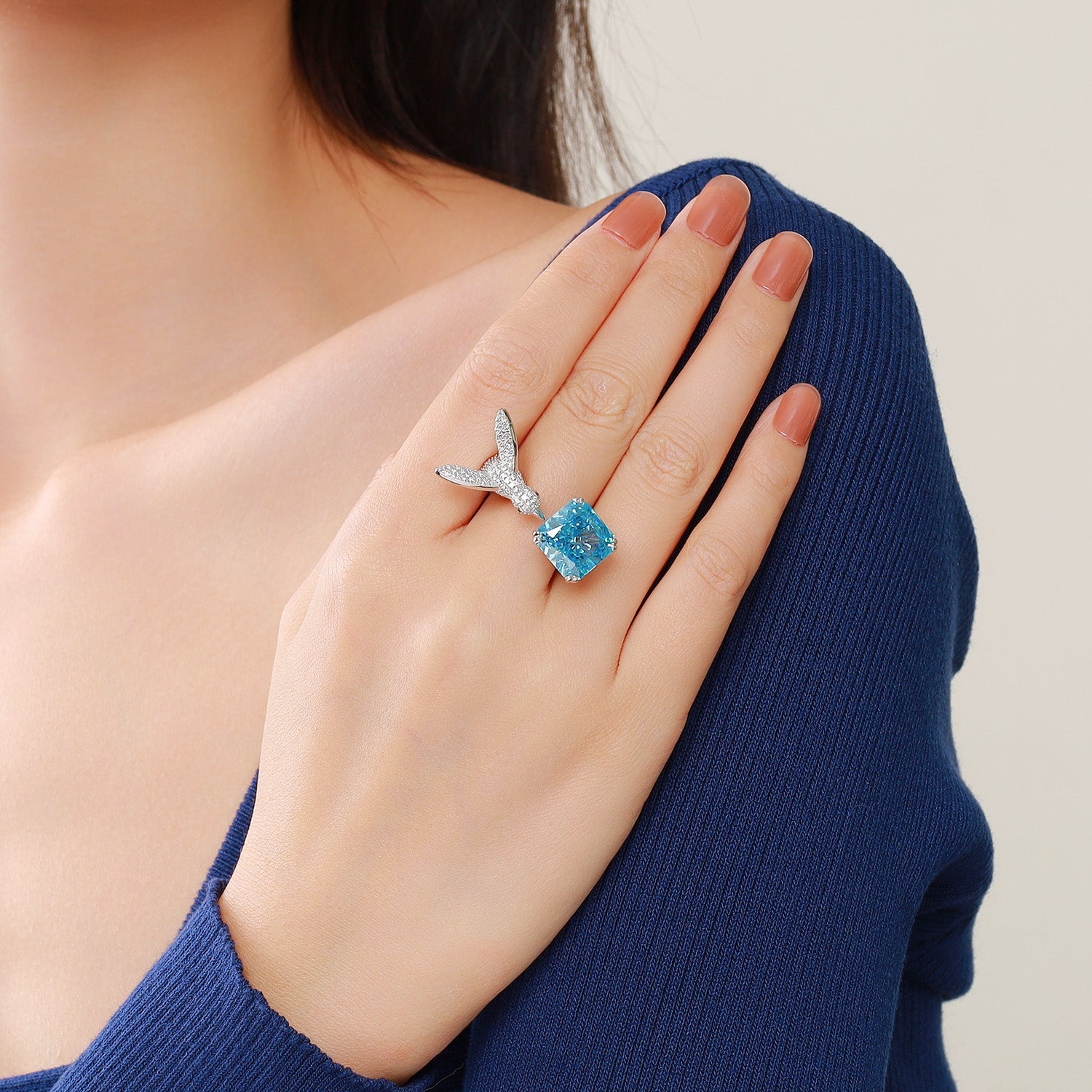 Dissoo® Radiant Aquamarine Blue Hummingbird Cocktail Statement Ring