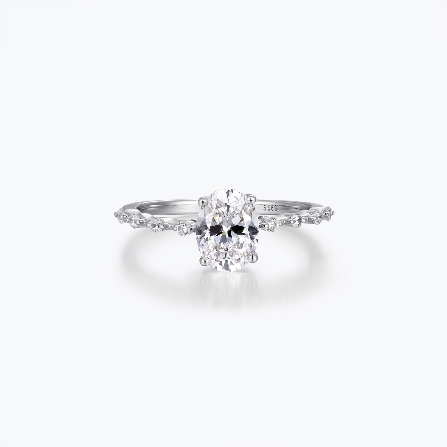 Dissoo® Side Stones 1.5CT Oval Cut Moissanite Three-Piece Bridal Set