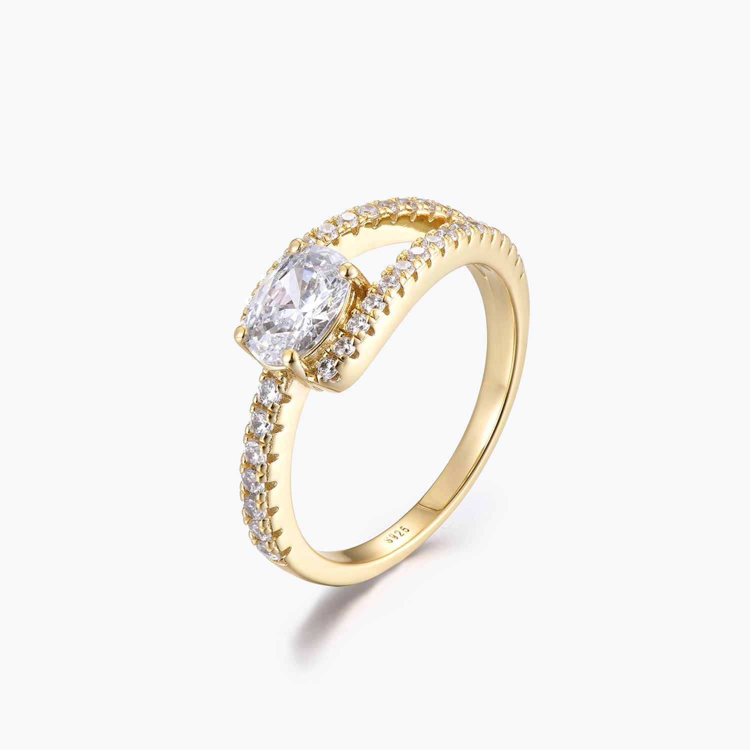 Dissoo® 1.0 ct Oval Cut Split-Shank Pavé Moissanite Engagement Ring in Gold Vermeil