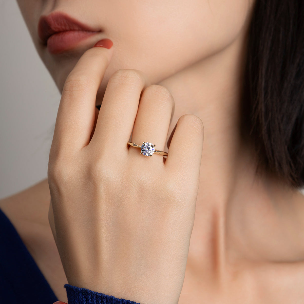 Dissoo® 1.0 Carat Round Cut Moissanite Engagement Wedding Ring in Gold Vermeil