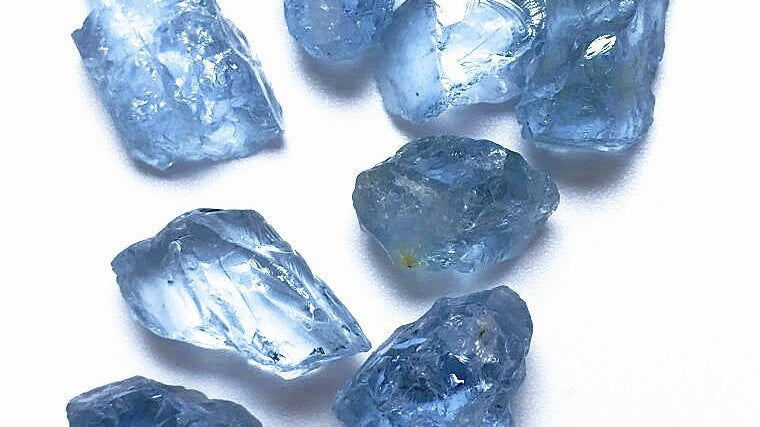 Ocean Inspiration: Aquamarine Takes You Into an Endless Blue World