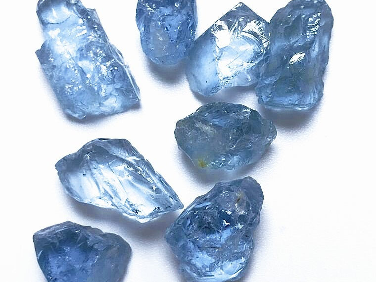 Ocean Inspiration: Aquamarine Takes You Into an Endless Blue World