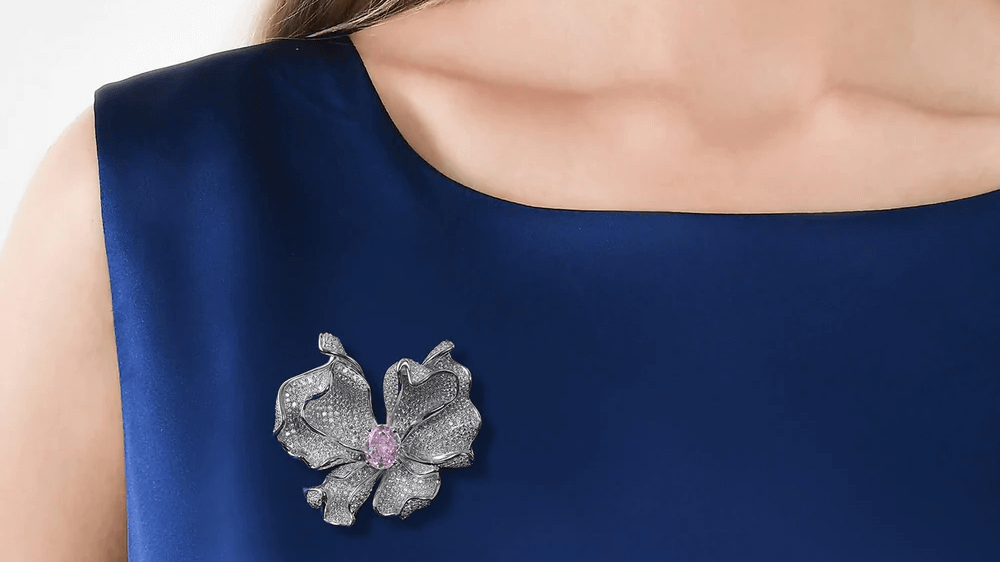 10 Creative Ways to Wear Brooches as Fashion Accessories