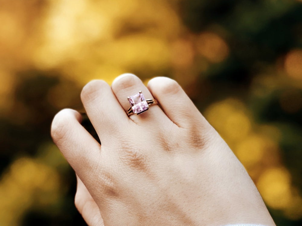 Share Tips For Opting For Suitable Colorful Jewelry For Ourselves