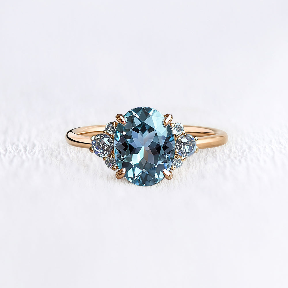 Bague Olivia Jane avec pierre précieuse bleue taille ovale