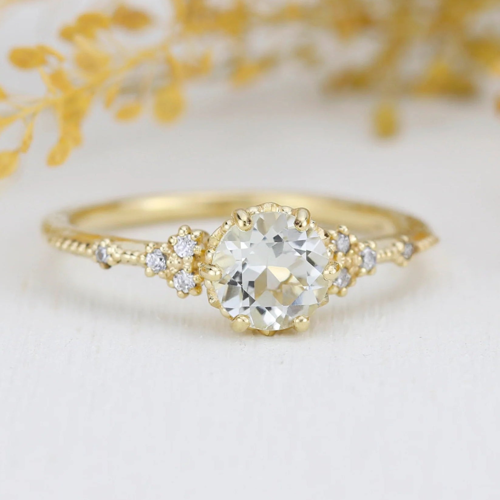 Vintage Round Cut Moissanite Engagement Ring