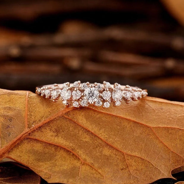 Der Rosetta-Ring mit ovalem, smaragdgeschliffenem Vintage-Edelstein in Blau