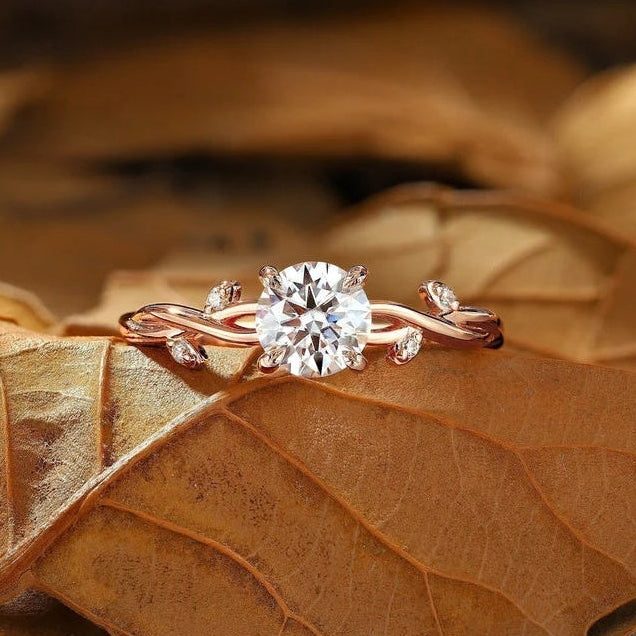 Der Rosetta-Ring mit ovalem, smaragdgeschliffenem Vintage-Edelstein in Blau