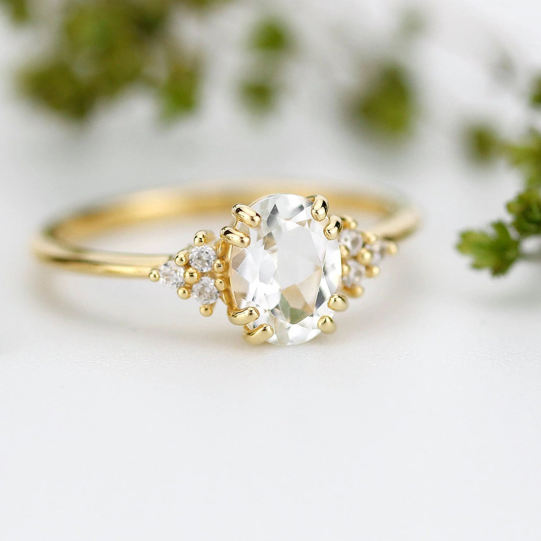 Bague de fiançailles Nova Elise en moissanite taille émeraude