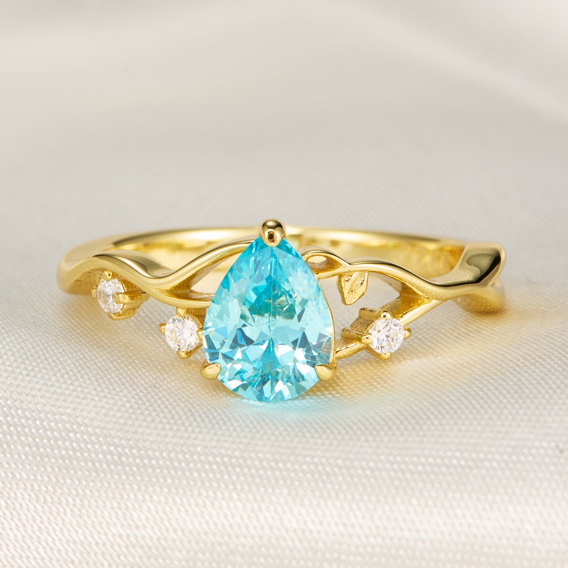 Bague de fiançailles Athena en pierre précieuse bleue taille poire