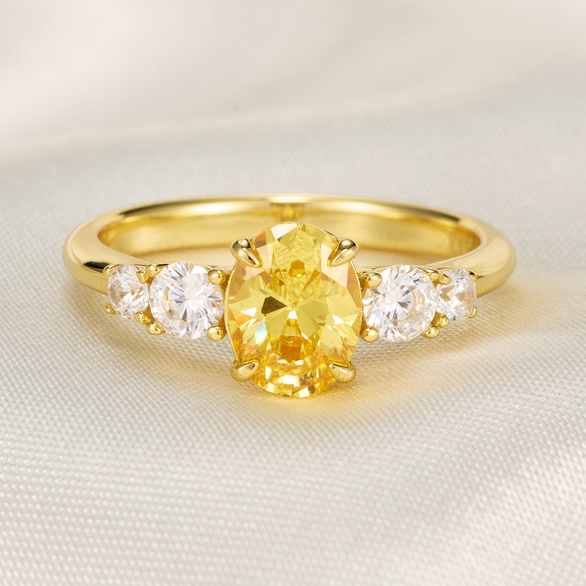 The Alina Oval Cut Lab-Grown Yellow Garnets Ice-crackle Texture Ring