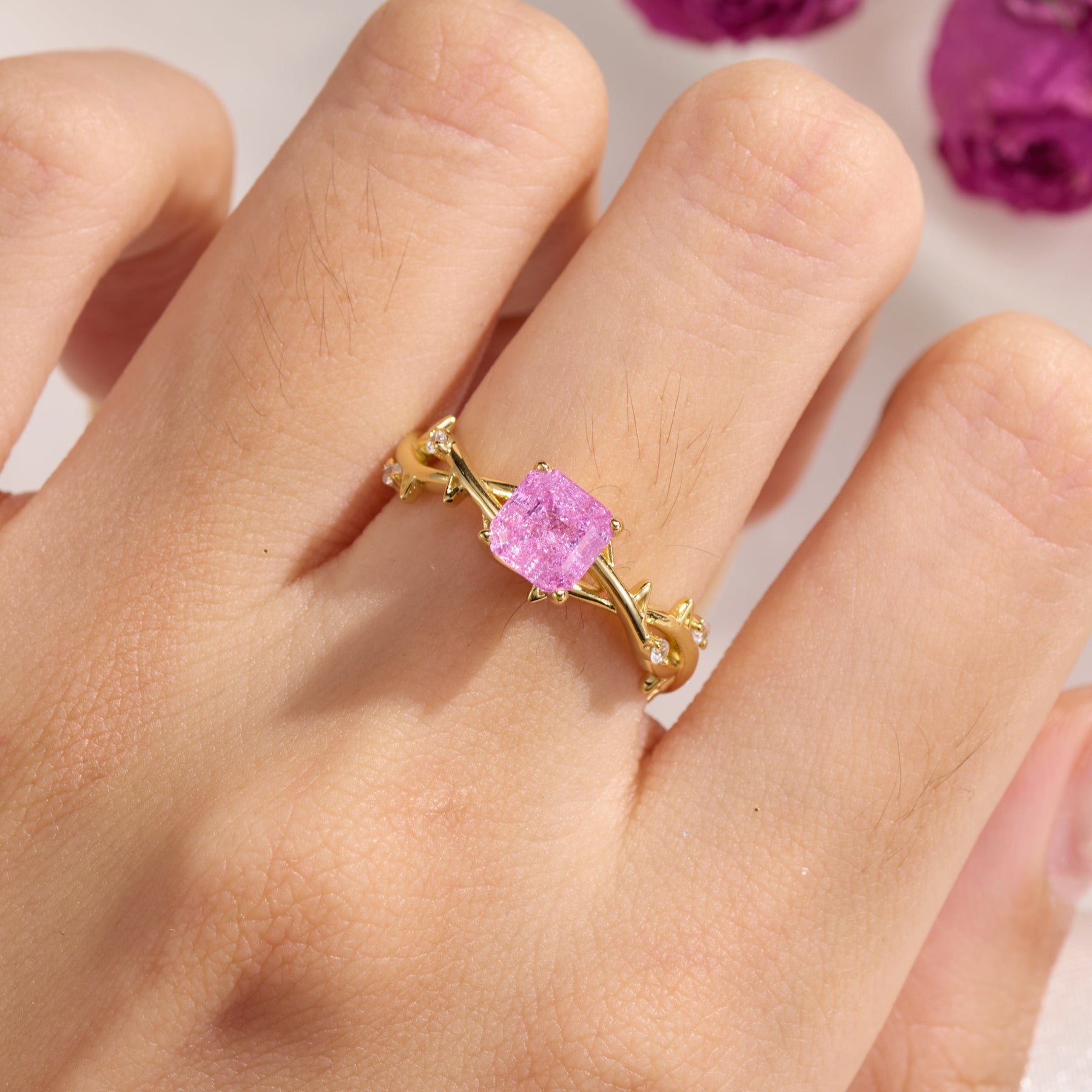 Princess Cut Lab Grown Padparadscha Sapphire Ice-crackle Texture Leafy Ring