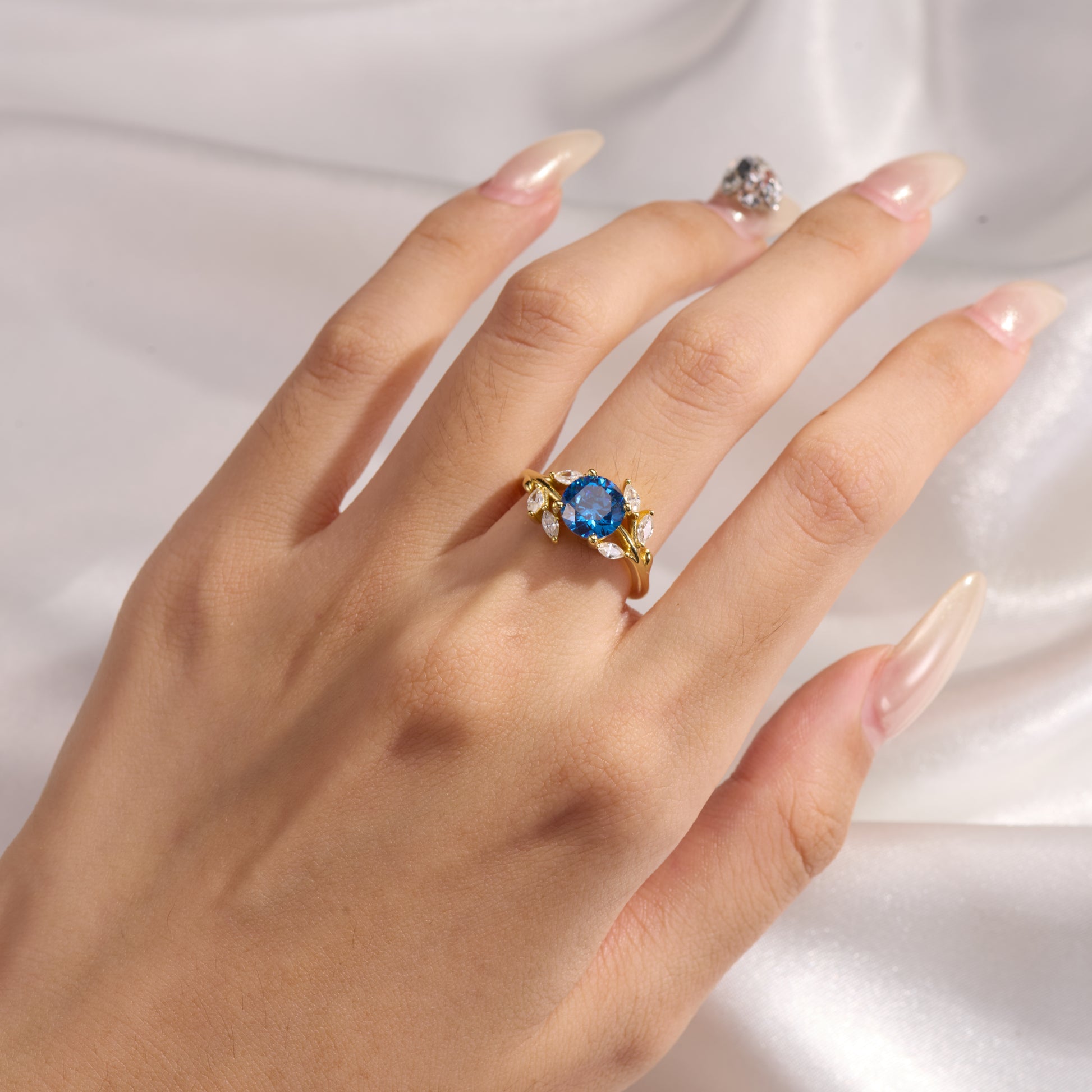 Sylvana Round Cut Lab Grown Sapphire Ice-crackle Texture Ring