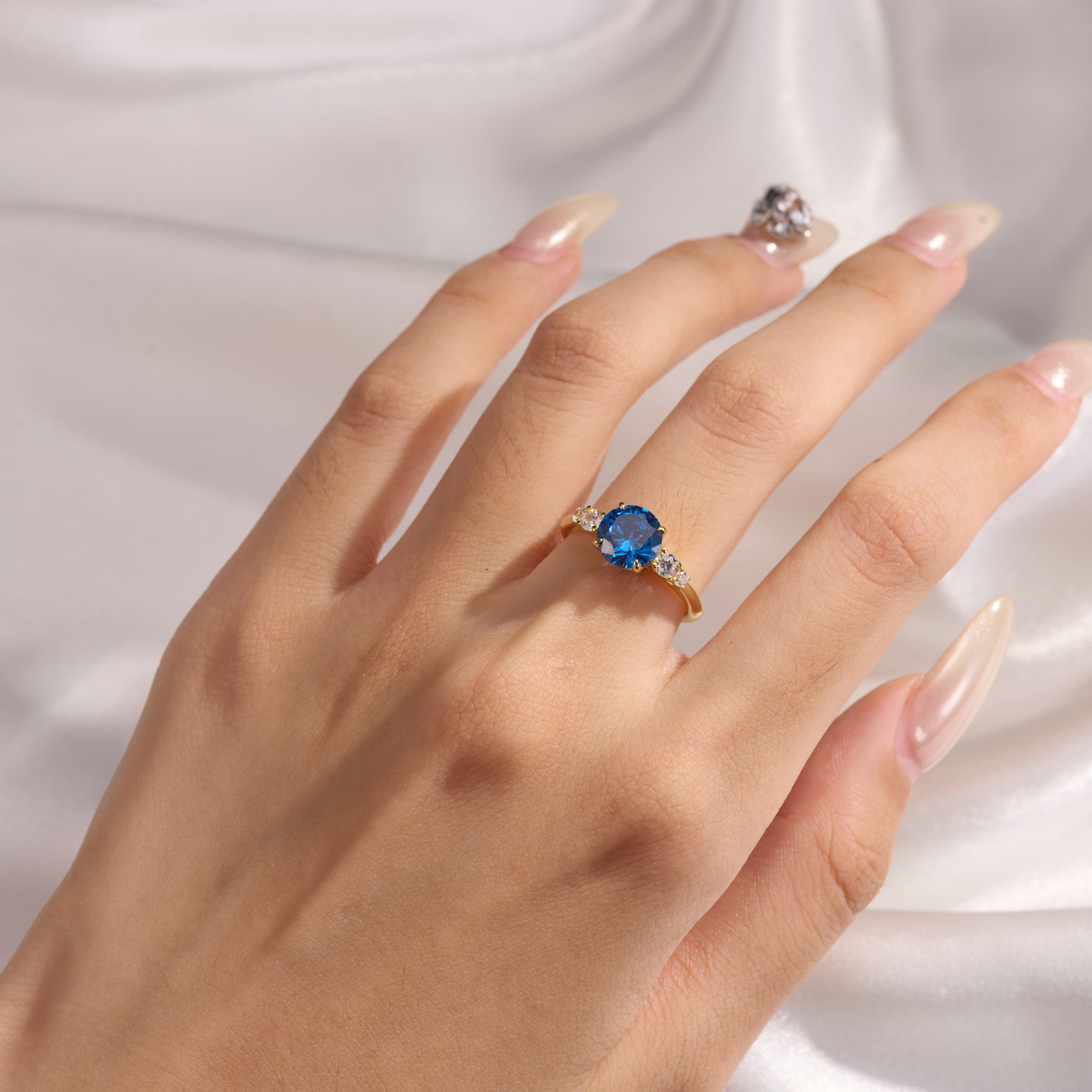 The Alina Round Cut Lab-Grown Sapphire Ring