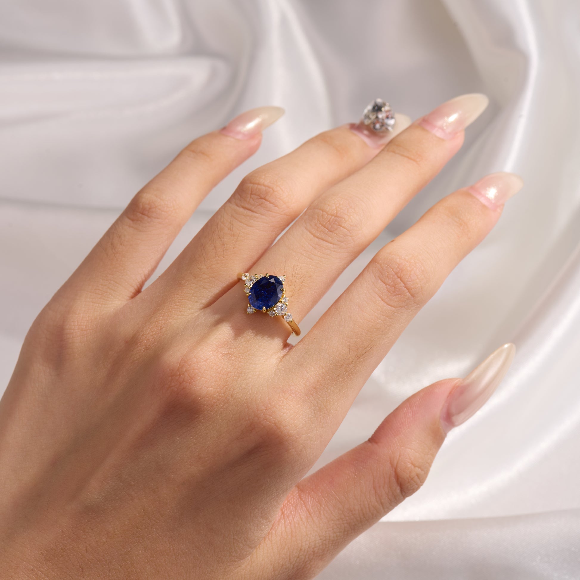 Carlotta Oval Cut Lab Grown Sapphire Ice-crackle Texture Ring