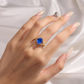 The Arabella Oval Cut Lab Grown Sapphire Ice-crackle Texture Ring