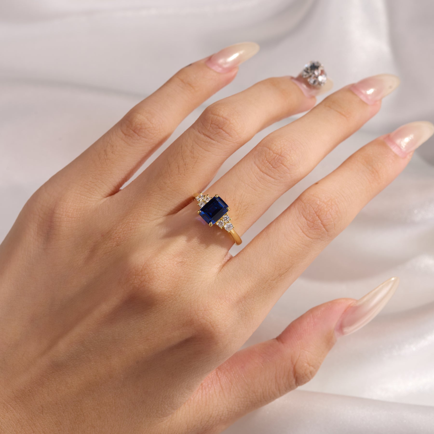 Carina Emerald Cut Lab Grown Sapphire Ice-crackle Texture Ring