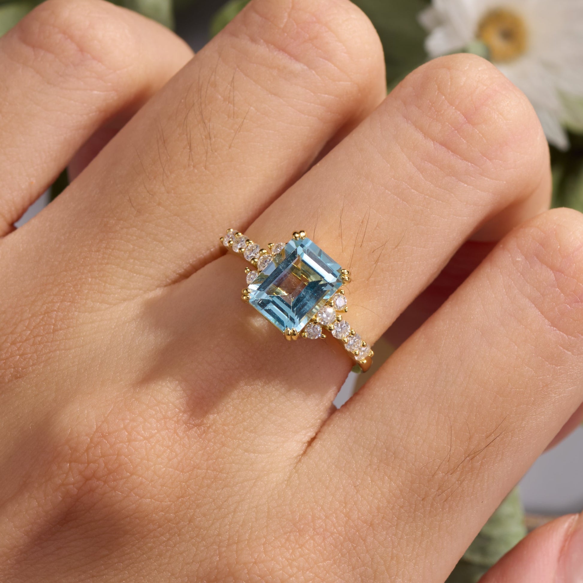 Der Natalia Smaragdschliff Topas Ring