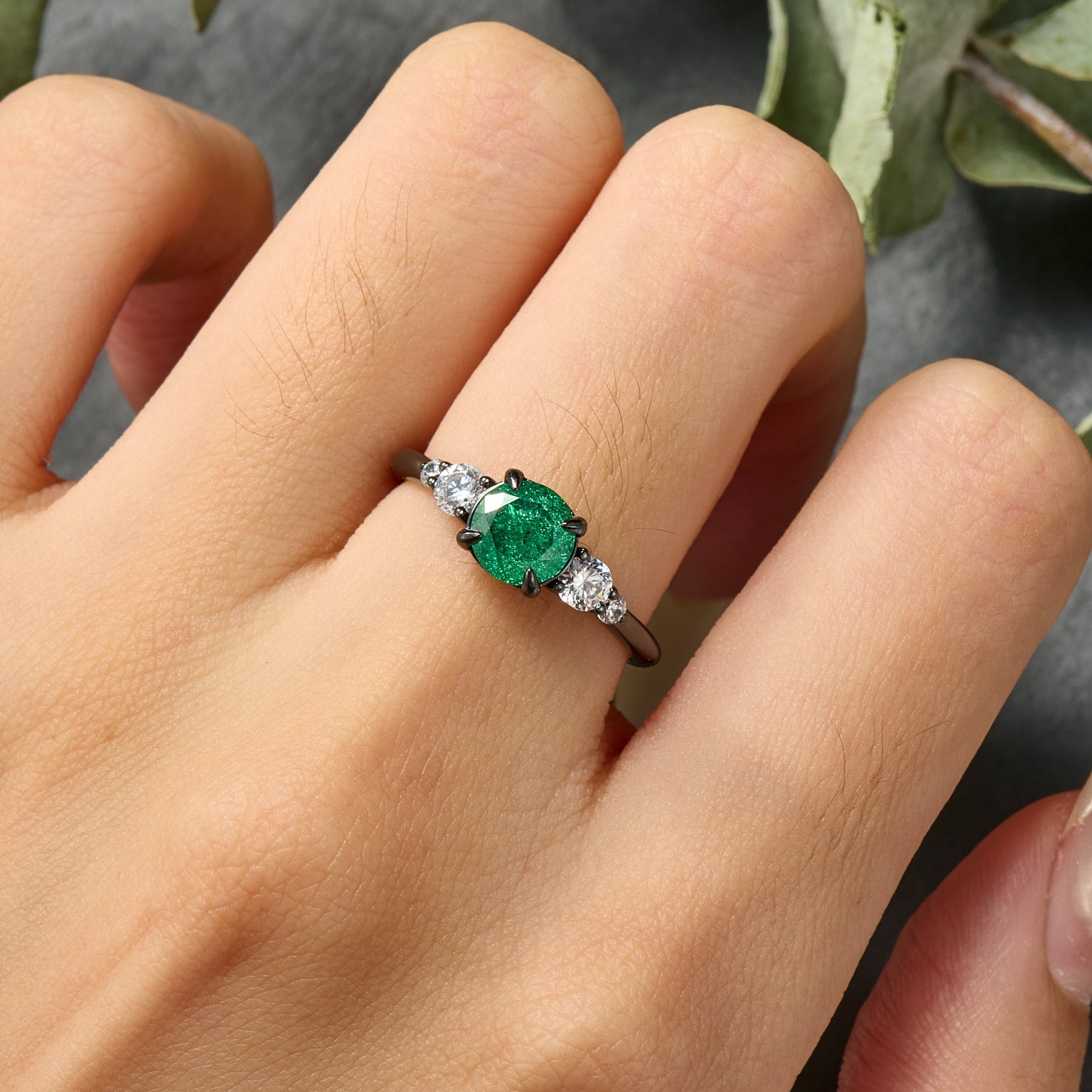 Round Cut Lab Grown Emerald Ice-crackle Texture Leafy Black Gold Ring