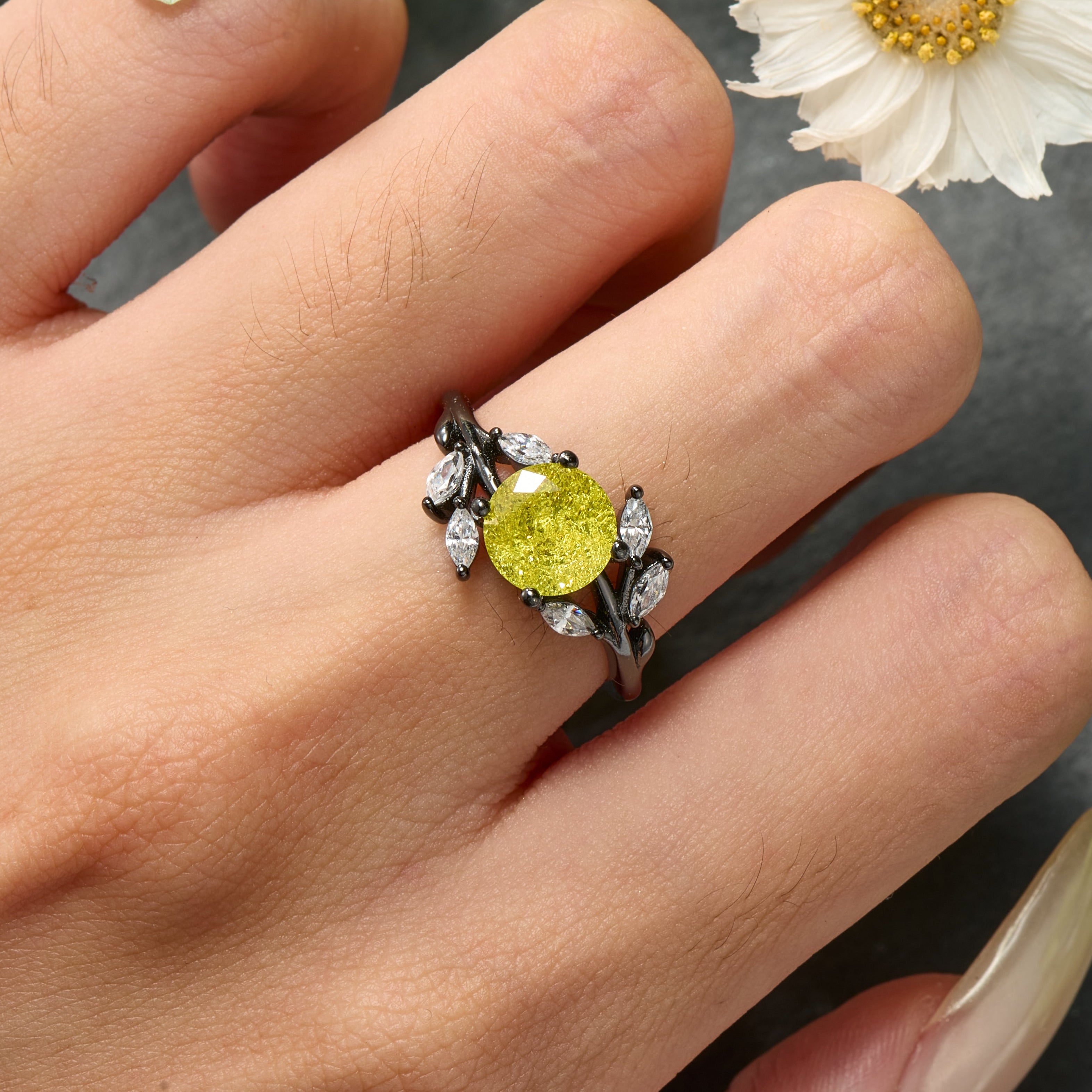 Sylvana Round Cut Lab-Grown Yellow Garnets Ice-crackle Texture Black Gold Ring
