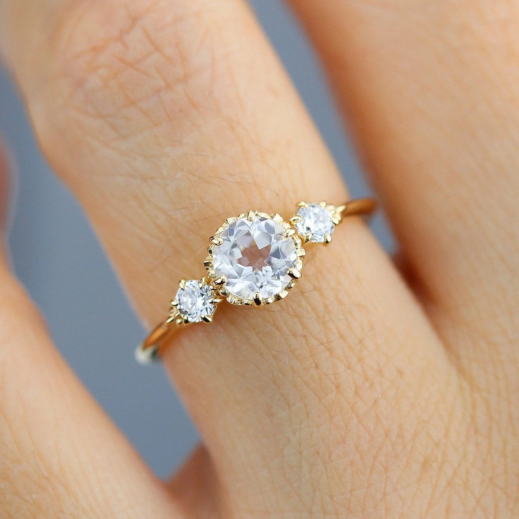 Bague de fiançailles Nova Elise en moissanite taille émeraude