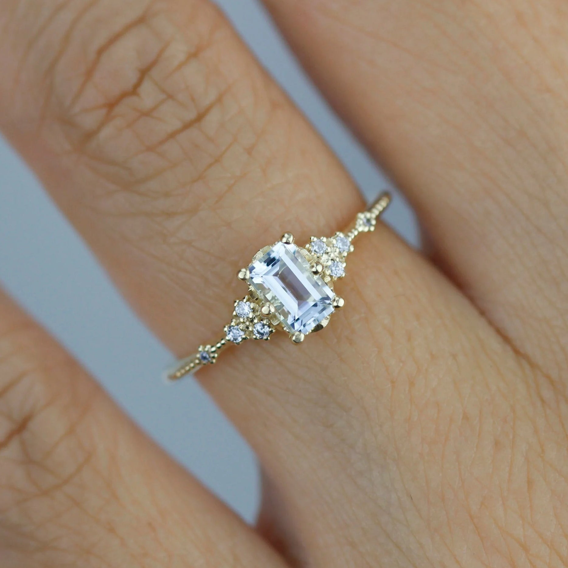 Der Natalia Smaragdschliff Topas Ring