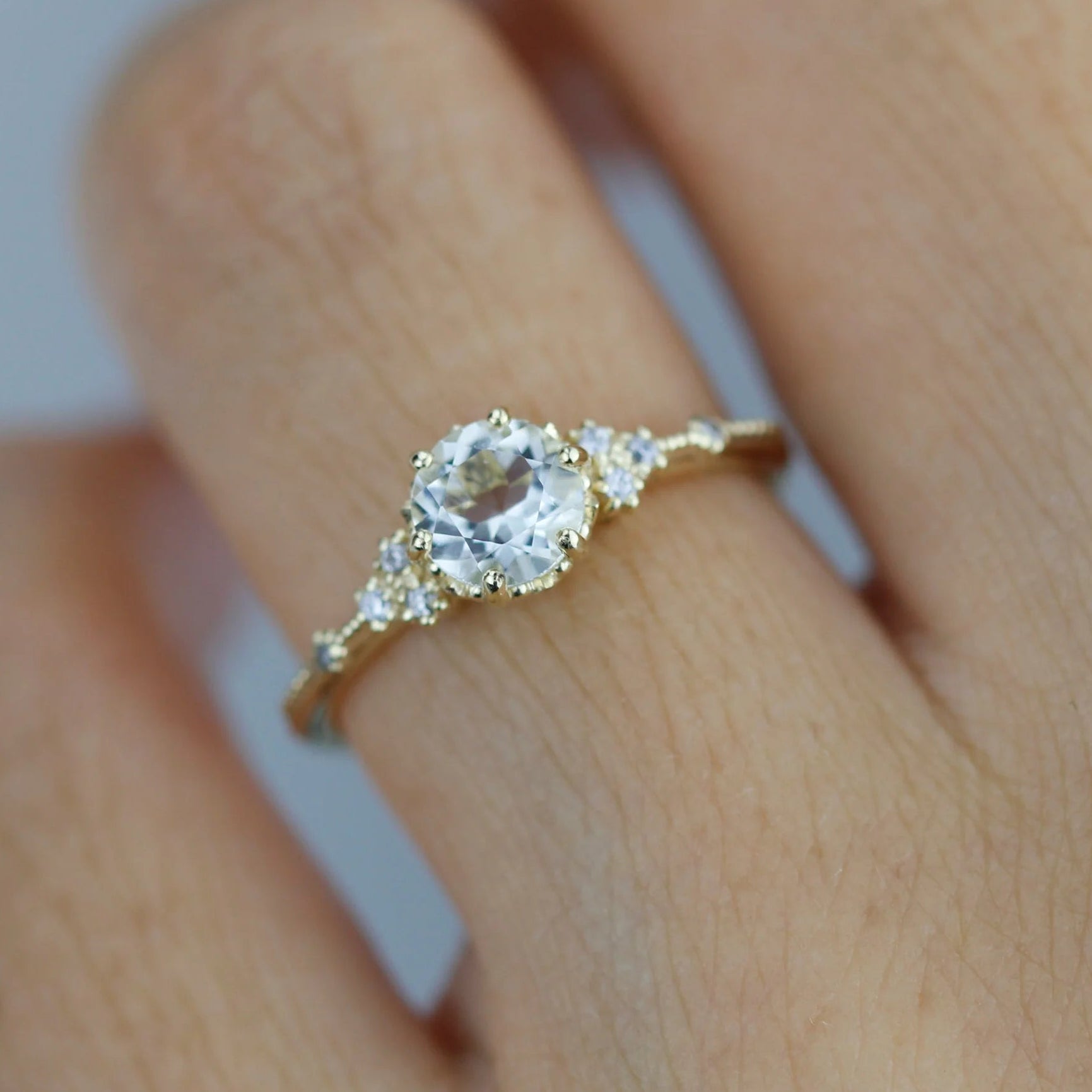 Vintage Round Cut Moissanite Engagement Ring