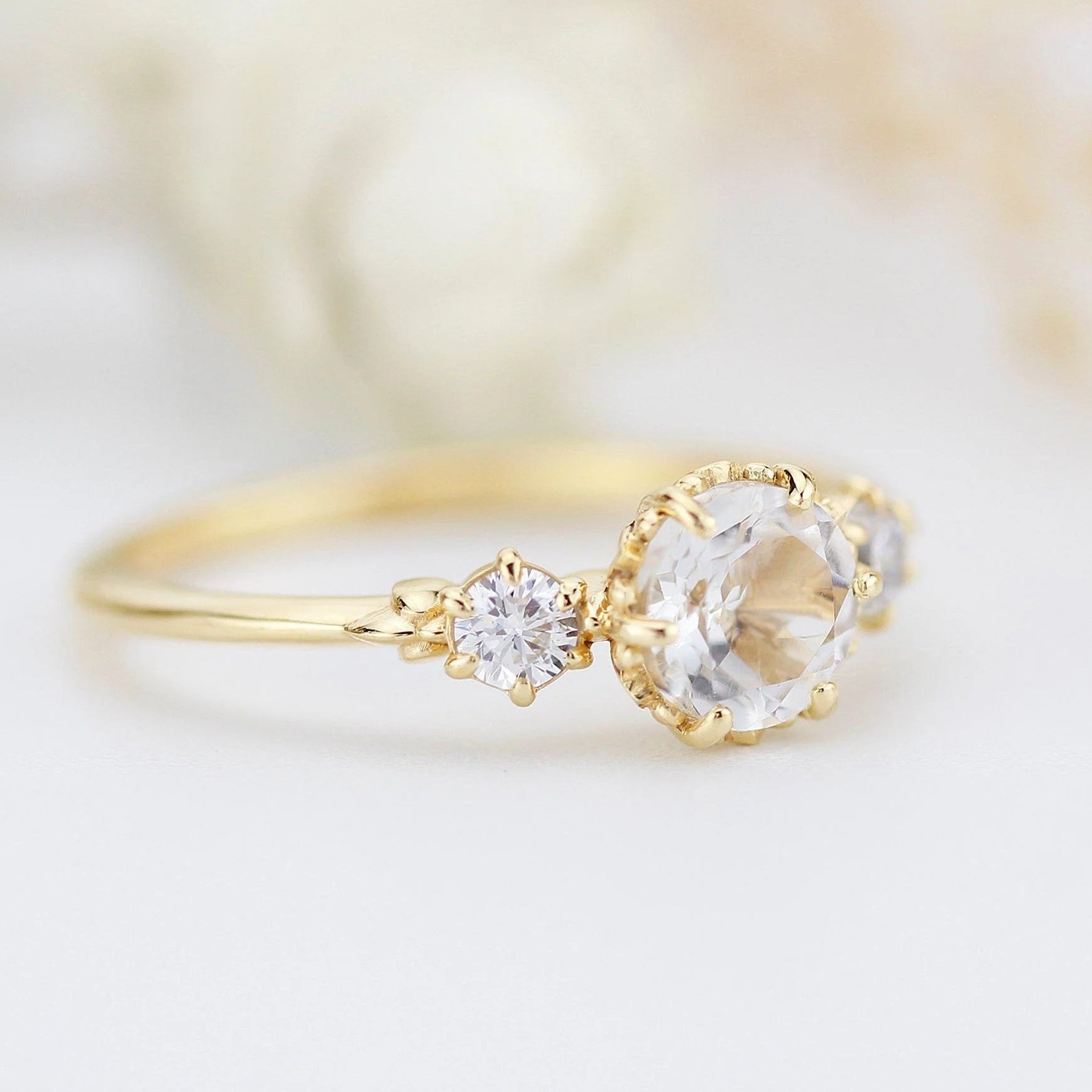 Bague de fiançailles Nova Elise en moissanite taille émeraude