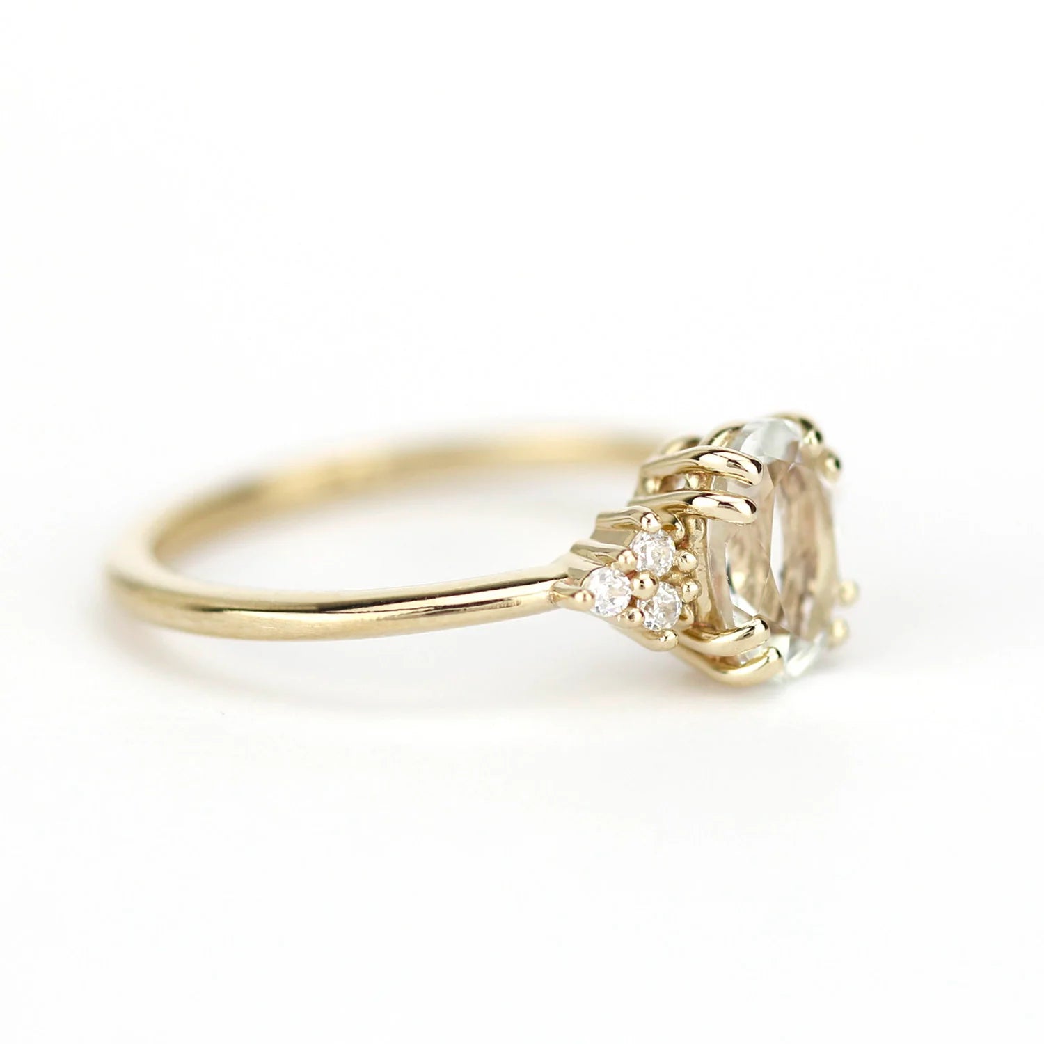 Bague de fiançailles Nova Elise en moissanite taille émeraude