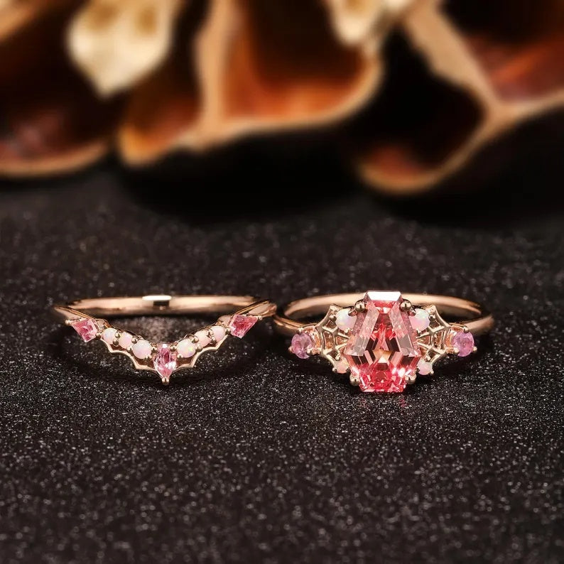 Virelia Vintage Ring mit smaragdgeschliffenem, verschlungenem Zweig und rosa Edelstein