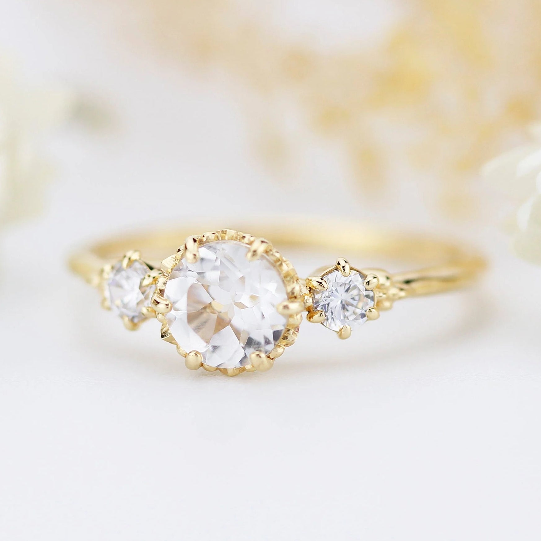 Bague de fiançailles Nova Elise en moissanite taille émeraude