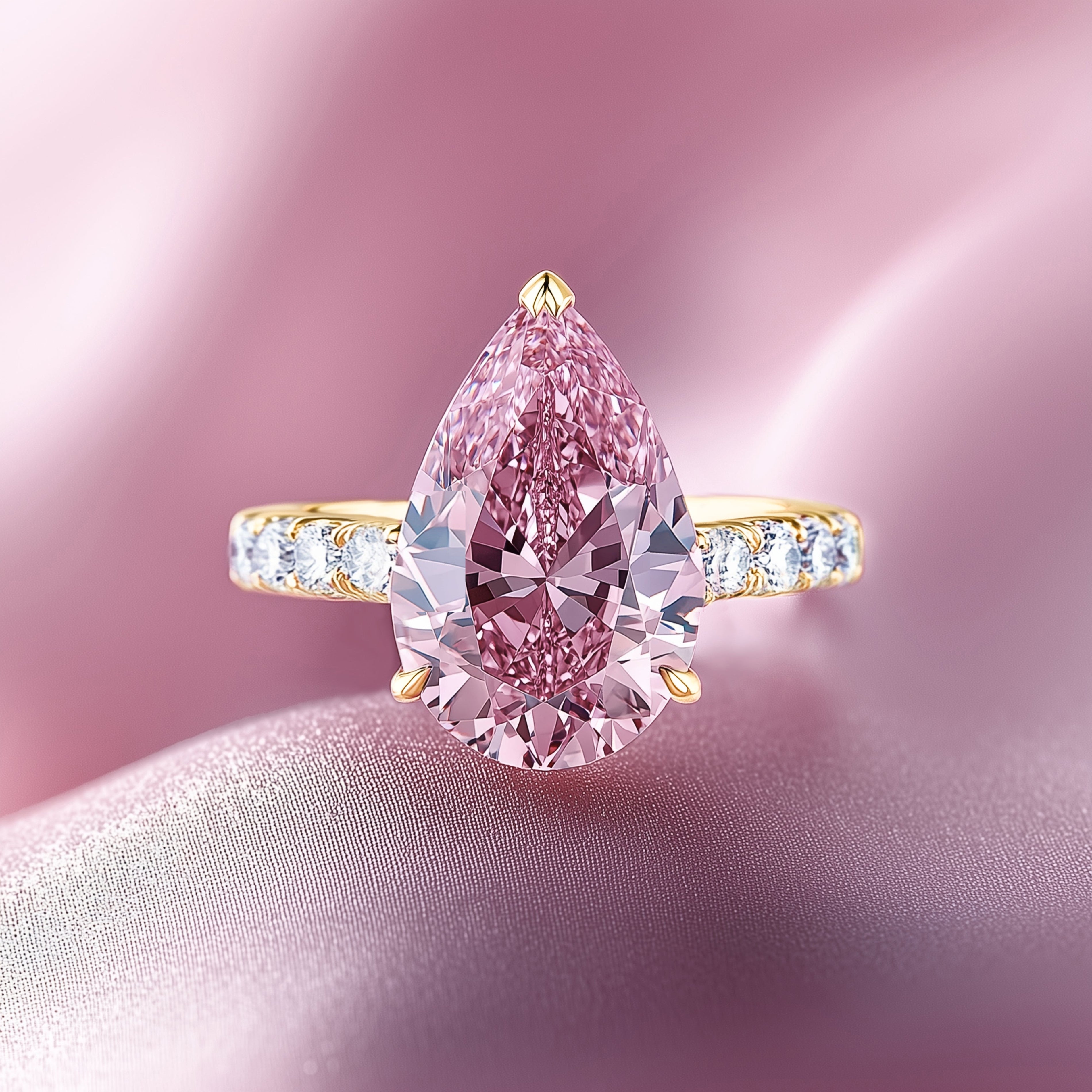 Bague Celina en pierre précieuse rose taille poire