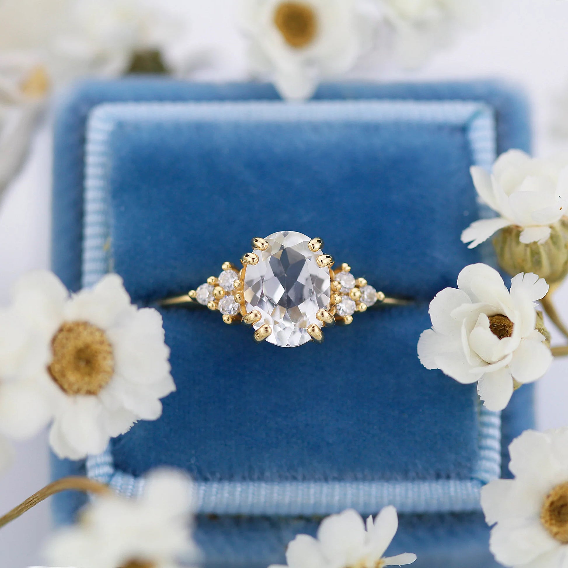 Bague de fiançailles Nova Elise en moissanite taille émeraude