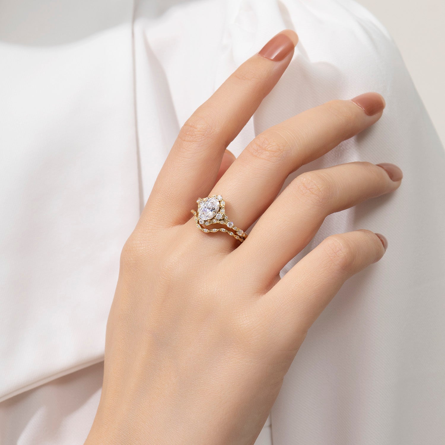 Timeless Oval Cut Moissanite Halo Engagement Ring Set