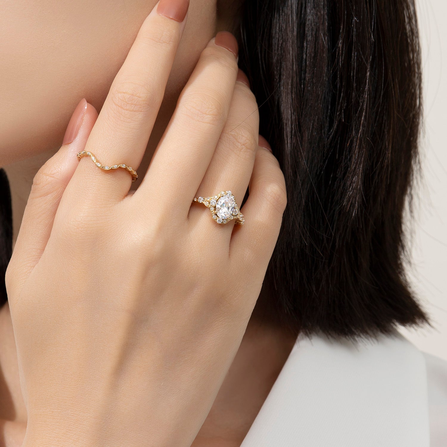 Timeless Oval Cut Moissanite Halo Engagement Ring Set