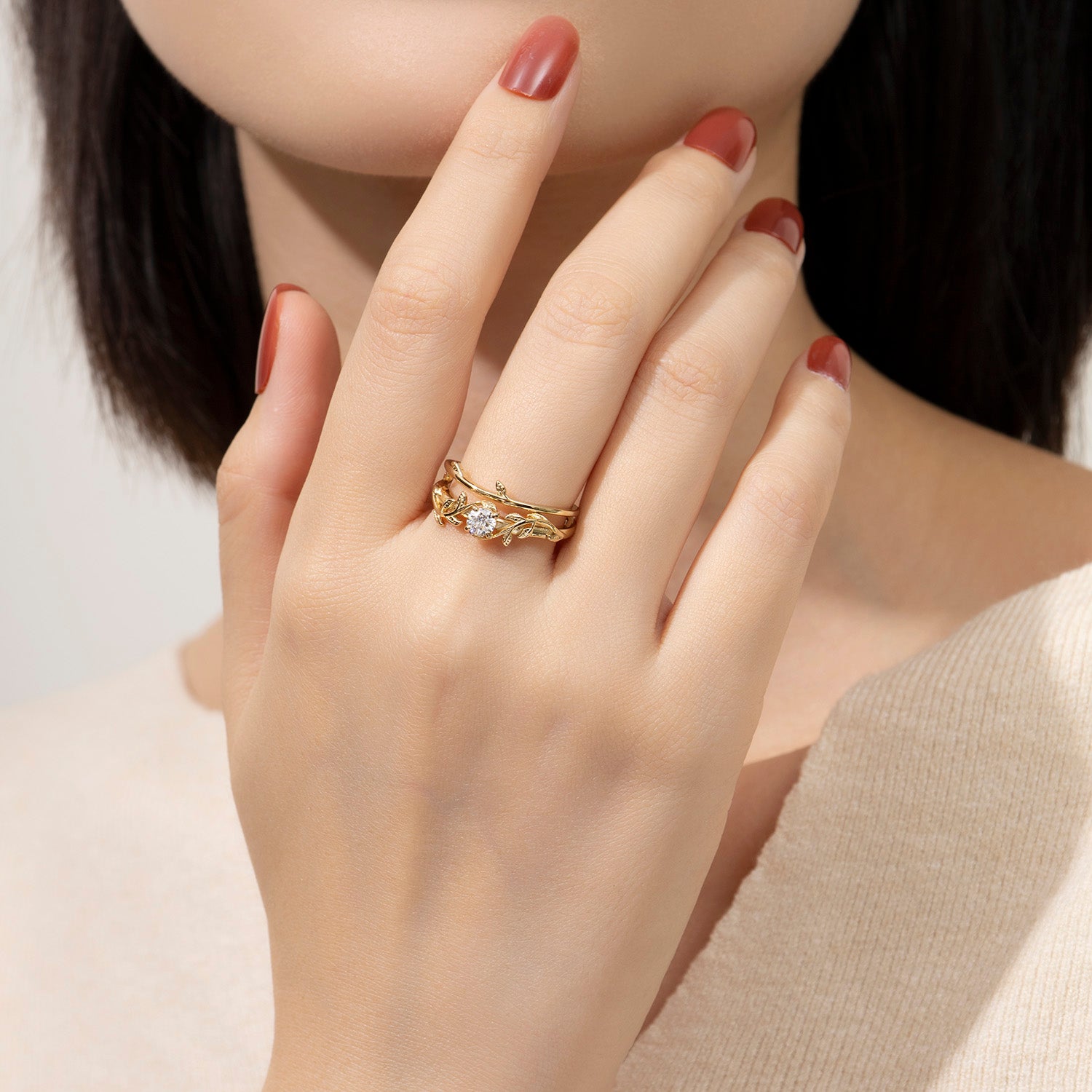 Bague de fiançailles Dissoo® en moissanite « Winding Willow » et alliance « Willing Twig ».