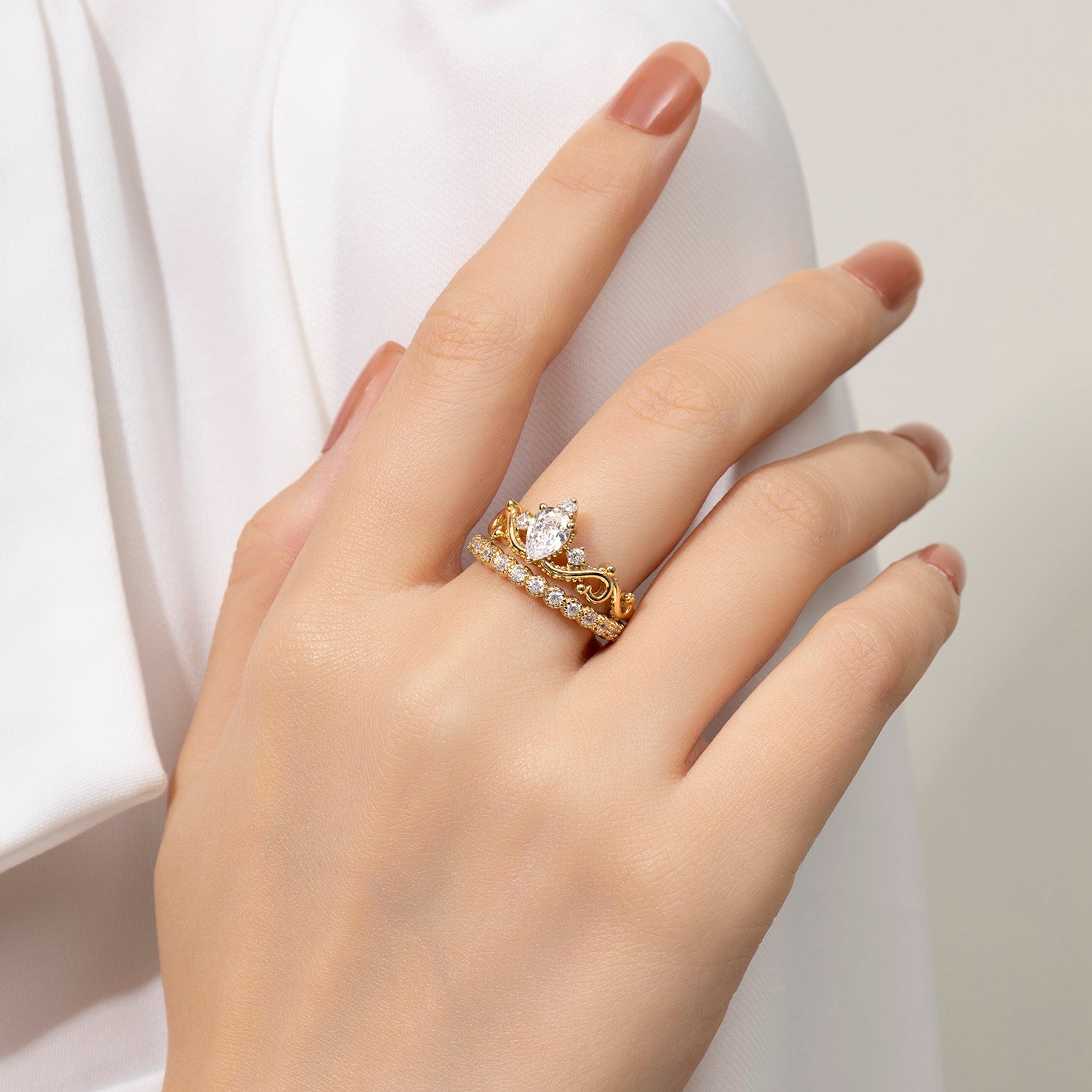 Victorian Lace Pear Cut Moissanite Engagement Ring Set