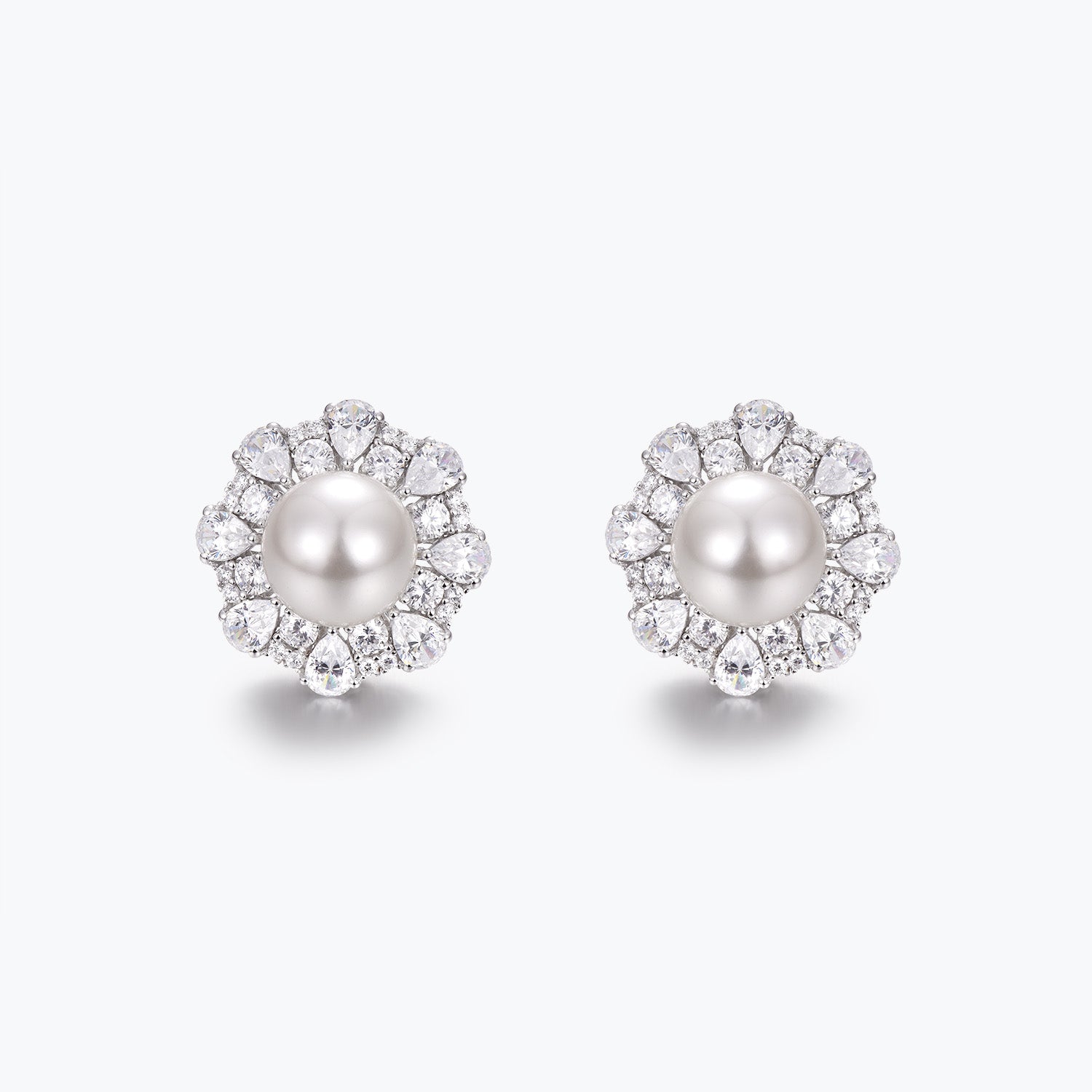 Dissoo® Pearl Floral Cluster Sterling Silver Stud Earring