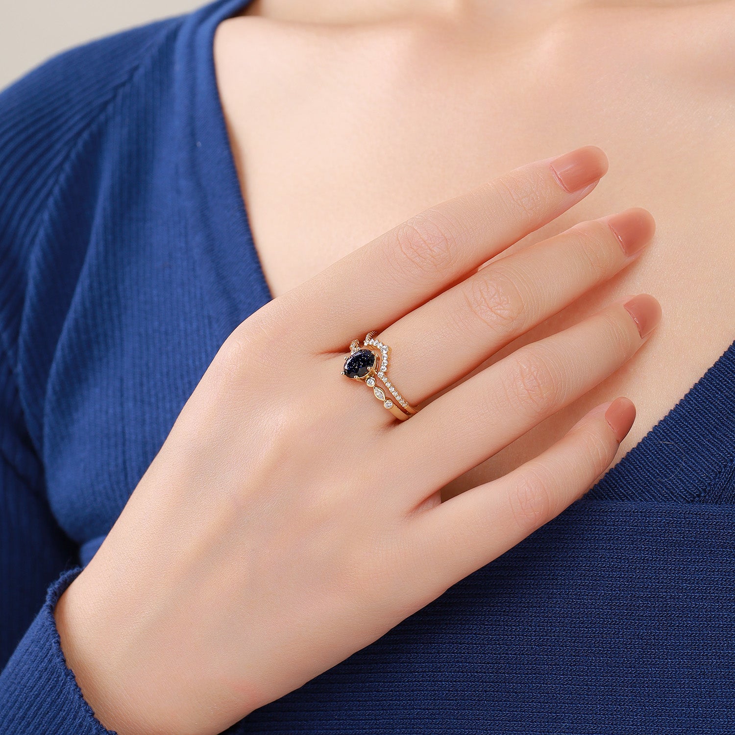 Dissoo® Ovaler Versailles-Verlobungsring aus blauem Goldstein und geschwungener Pavé-Ehering zum Stapeln