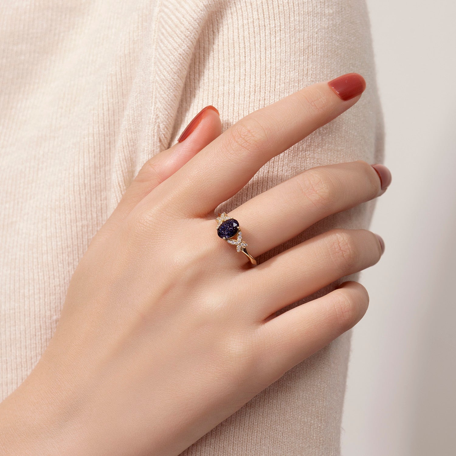 Bague de fiançailles Dissoo® Butterfly ovale en pierre de soleil bleue et vermeil