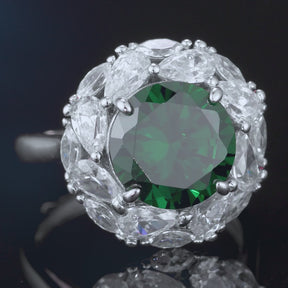 Dissoo® Classic Round Cut Emerald Halo Ring