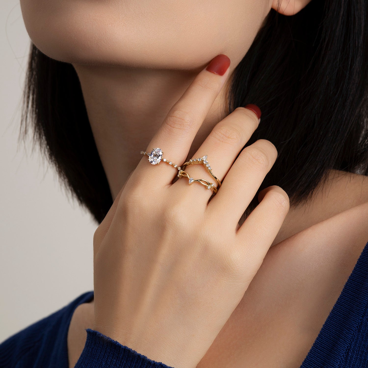 Ensemble de mariage trois pièces Dissoo® avec pierres latérales en moissanite ovale de 1,5 ct