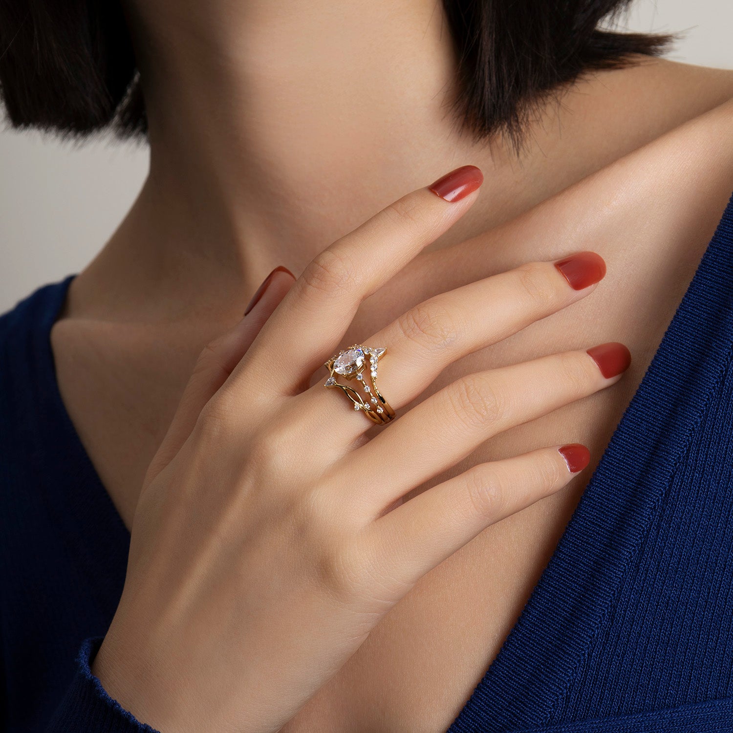 Ensemble de mariage trois pièces Dissoo® avec pierres latérales en moissanite ovale de 1,5 ct