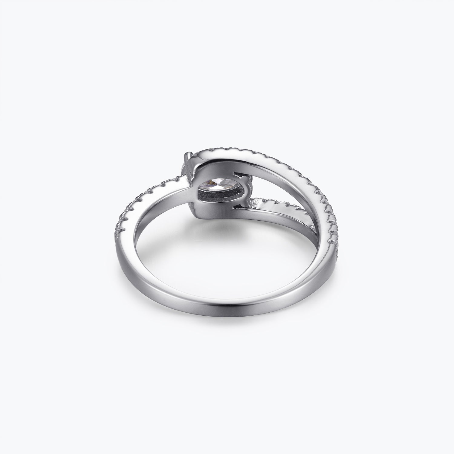 Dissoo® 1.0 ct Oval Cut Split-Shank Pavé Moissanite Engagement Ring in Gold Vermeil